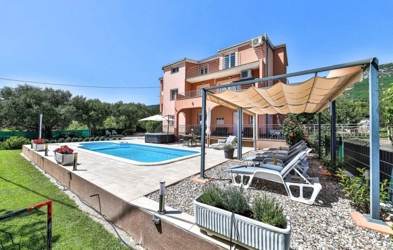 Hotel Villa Leona