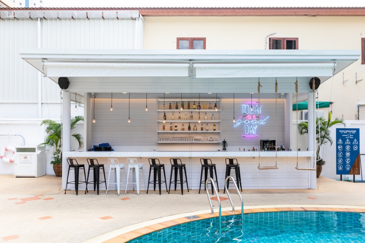 AMATA PATONG - Bary - Pool Bar