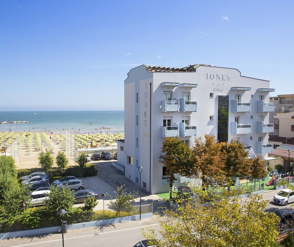 Hotel Iones - gallery