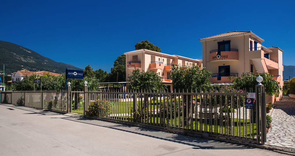 Hotel Akroyiali Resort