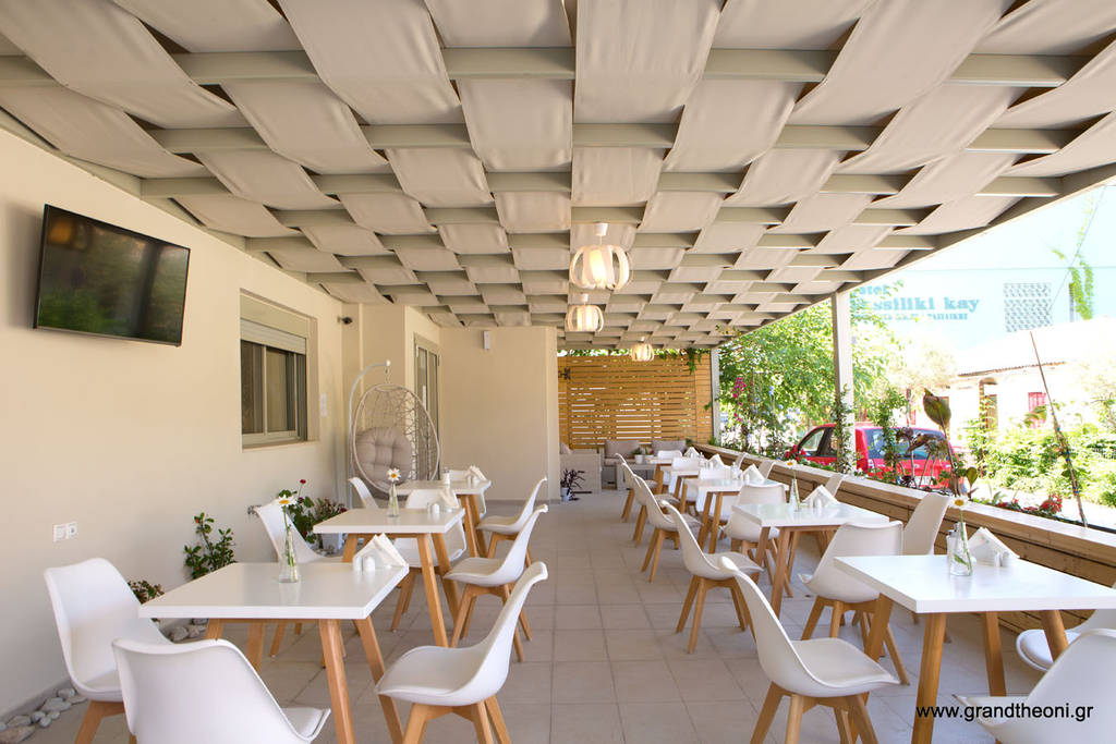 Hotel Grand Theoni Aparthotel & Spa