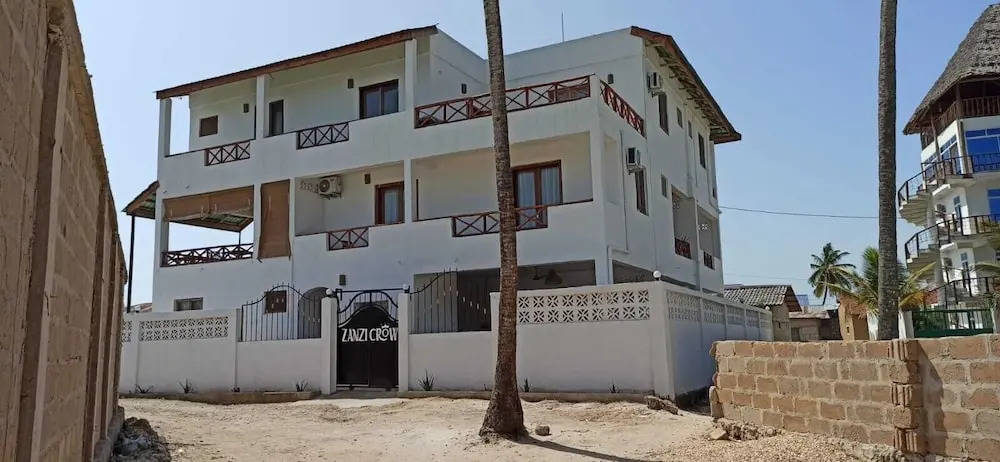 Zanzicrown Hotel