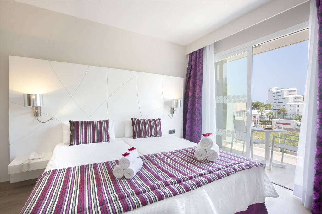 Hotel Playa De Muro Suites