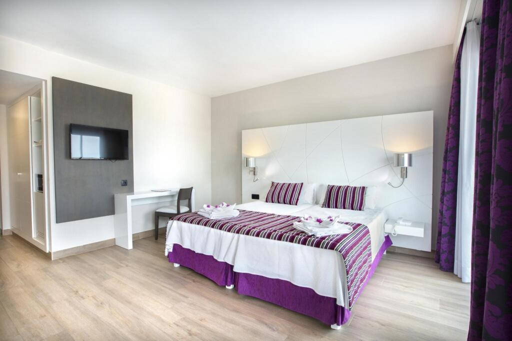 Hotel Playa De Muro Suites