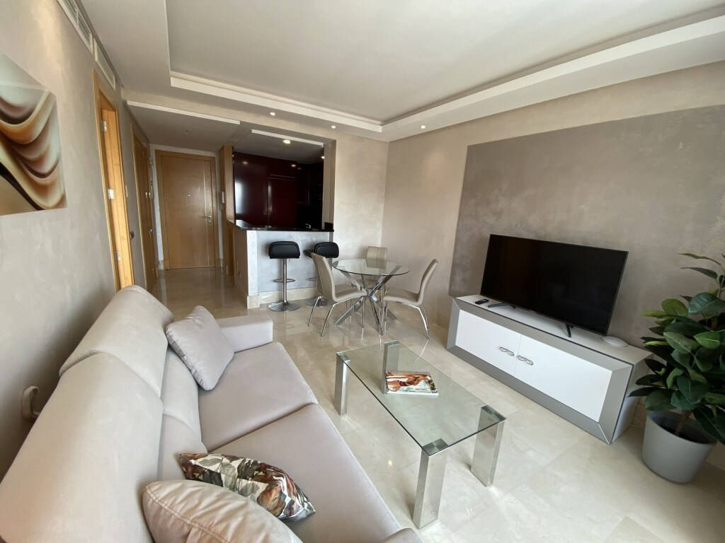 Hotel Artplatinum Suites & Apartments