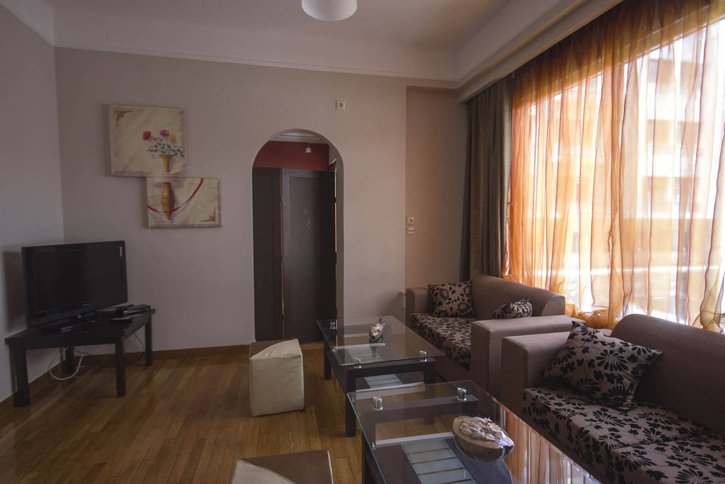 Hotel Ambrosia Suites