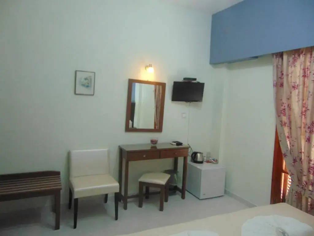 Hotel Avra