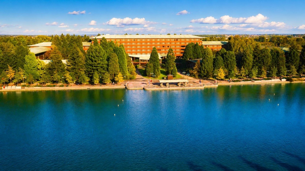 Disney Hotel Sequoia Lodge + vstupenky do Disneyland Paris - gallery