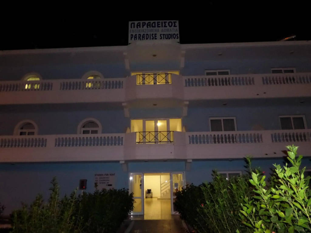 Hotel Paradise Studios