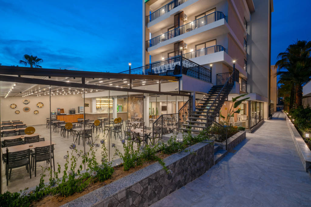 019fb9c4-9b59-78e3-91a9-8d032f0657cd