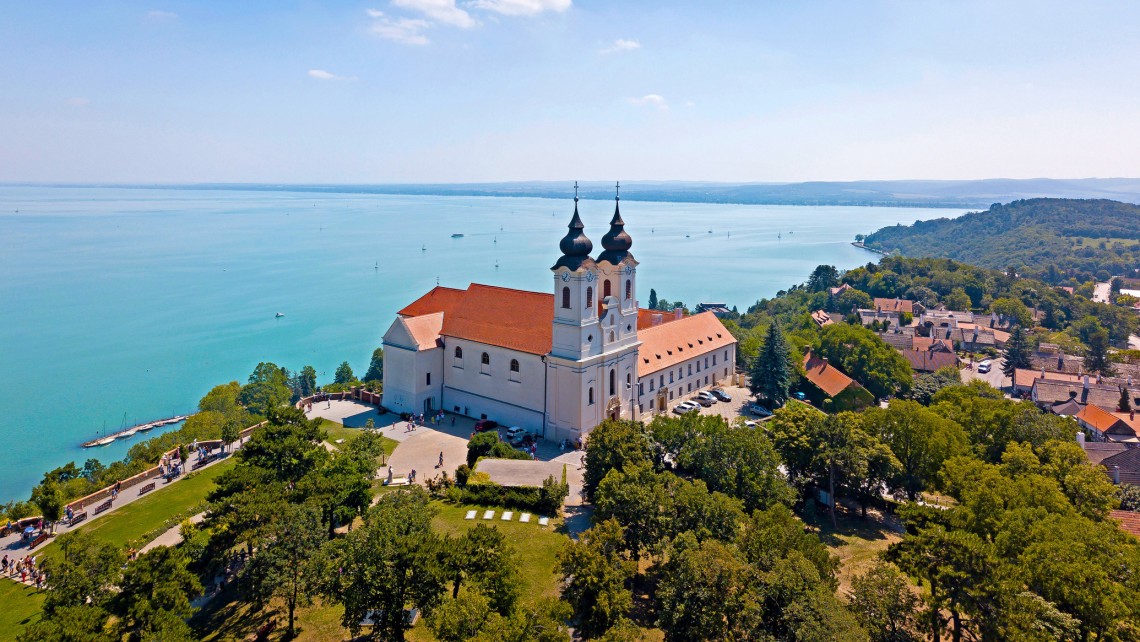 Poznávací okružní plavby