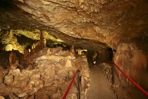 Jaskinie Feštinsko Kraljevstvo