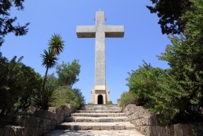 Křížová cesta + obří kříž Filerimos