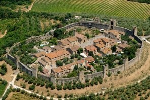 Středověká osada Monteriggioni
