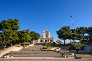 Svatyně a Bazilika Bonaria