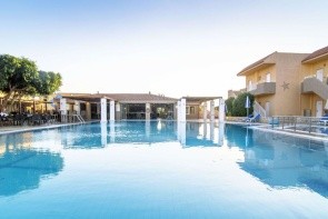 Cooee Lavris Hotels