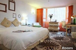 The Luxe Manor