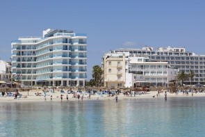 Universal Hotel Perla