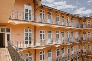 Ariston & Ariston Patio