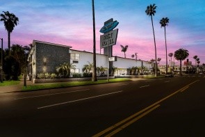 Sunset West Hotel, Surestay Collection By Best Western (West Hollywood)