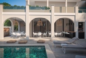 Nikon Boutique Hotel