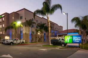Holiday Inn Express Hotel & Suites Bakersfield Central (Bakersfield)