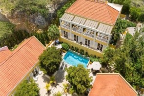 Bayside Boutique Curacao (Blue Bay)