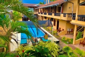 Drifters Hotel & Beach Restaurant
