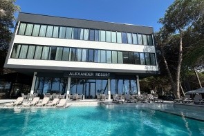 Alexander Resort
