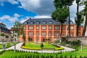 Dlugi Dom