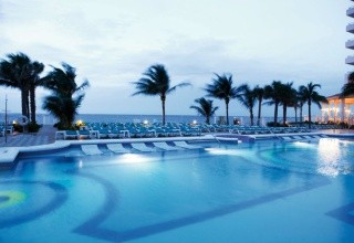 Riu Palace Paradise Island