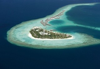 Constance Halaveli Resort