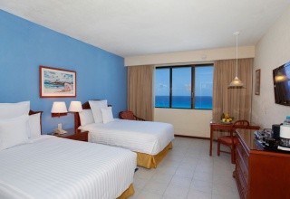Barcelo Occidental Tucancun
