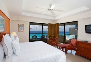 Barcelo Occidental Tucancun