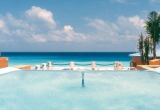 Barcelo Occidental Tucancun
