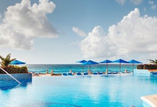 Barcelo Occidental Tucancun