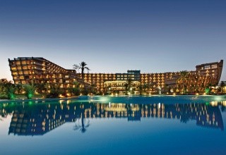 Noah's Ark Deluxe Hotel & Spa