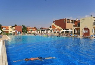 Panas Holiday Village
