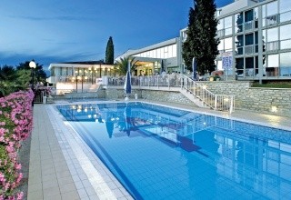 Zorna Plava Laguna