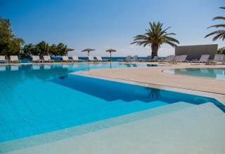 The Bay Hotel & Suites