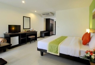 Kata Sea Breeze Resort