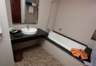 Kata Sea Breeze Resort