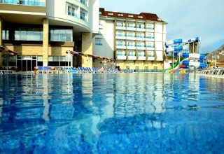Ramada Resort Side