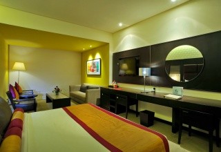 72 by Hues
