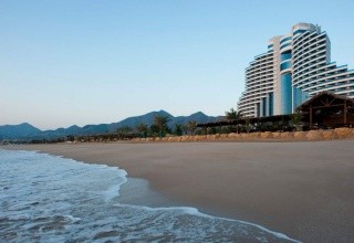 Le Meridien Al Aqah Beach Resort
