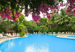Kuramathi Island Resort