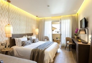Theartemis Palace