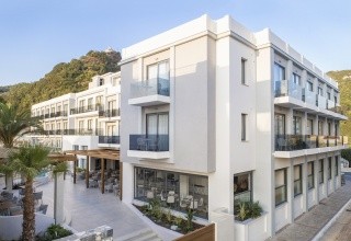 Samian Mare Suites & Spa