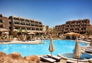 Caves Beach Resort Hurghada