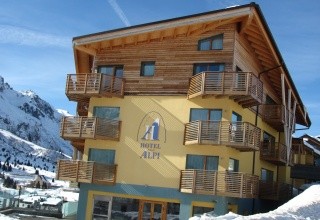 Delle Alpi